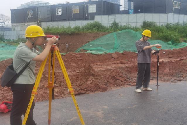 三下乡专栏-22地质暑期社会实践队:走进四川鸿晟建设,深化就业创业实践交流